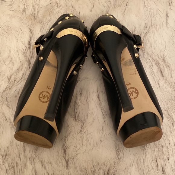 MICHAEL KORS BLACK LEATHER STUDDED PLATFORM HEELS/BOOTIES…SIZE 8M - Picture 6 of 11